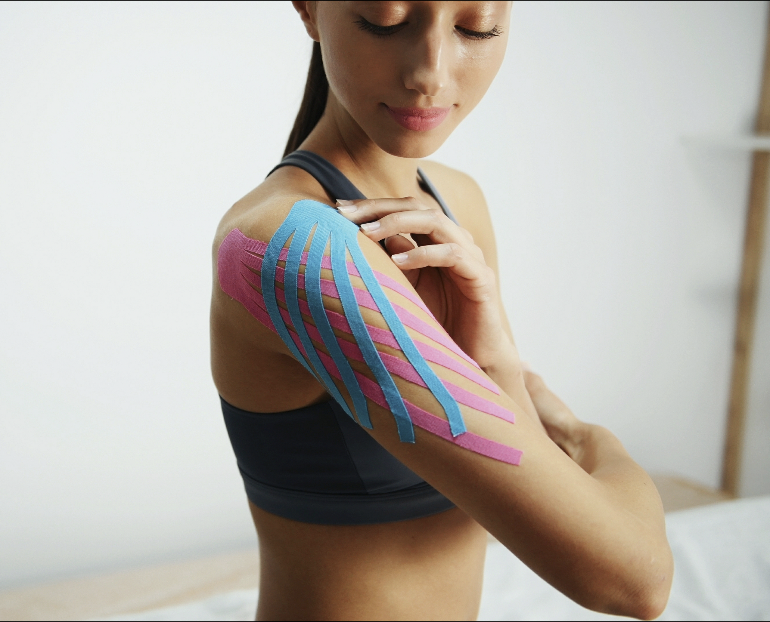 Punción, Electroterapia, Kinesiotape y Ventosas